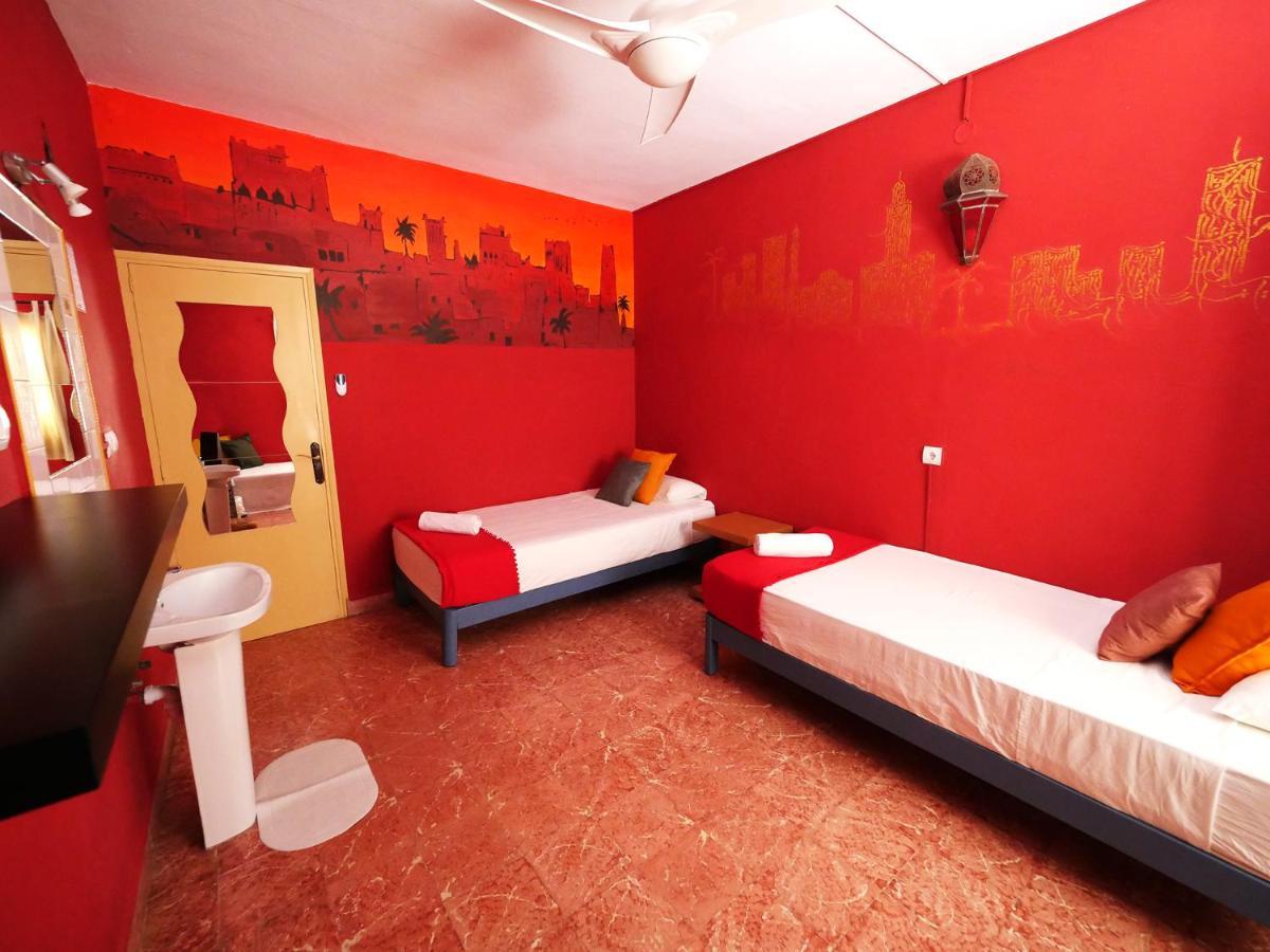 Hostal Giramundo Ibiza Town Exterior photo