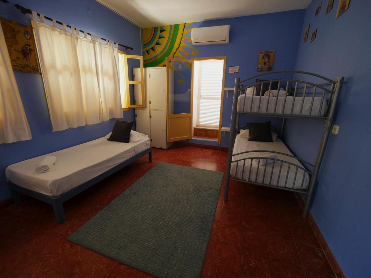 Hostal Giramundo Ibiza Town Exterior photo