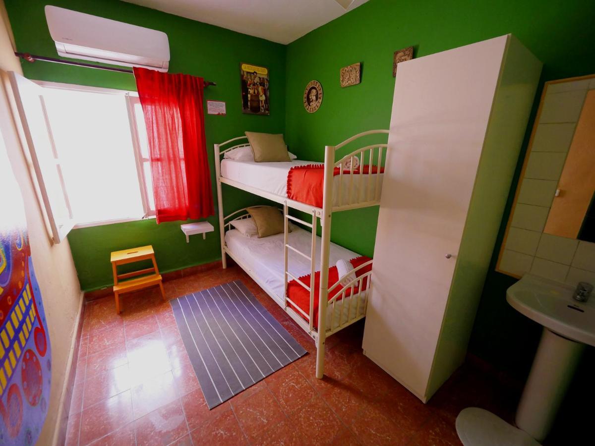 Hostal Giramundo Ibiza Town Exterior photo
